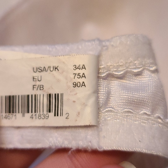 Beautiful White Bra 34A - Picture 3 of 5